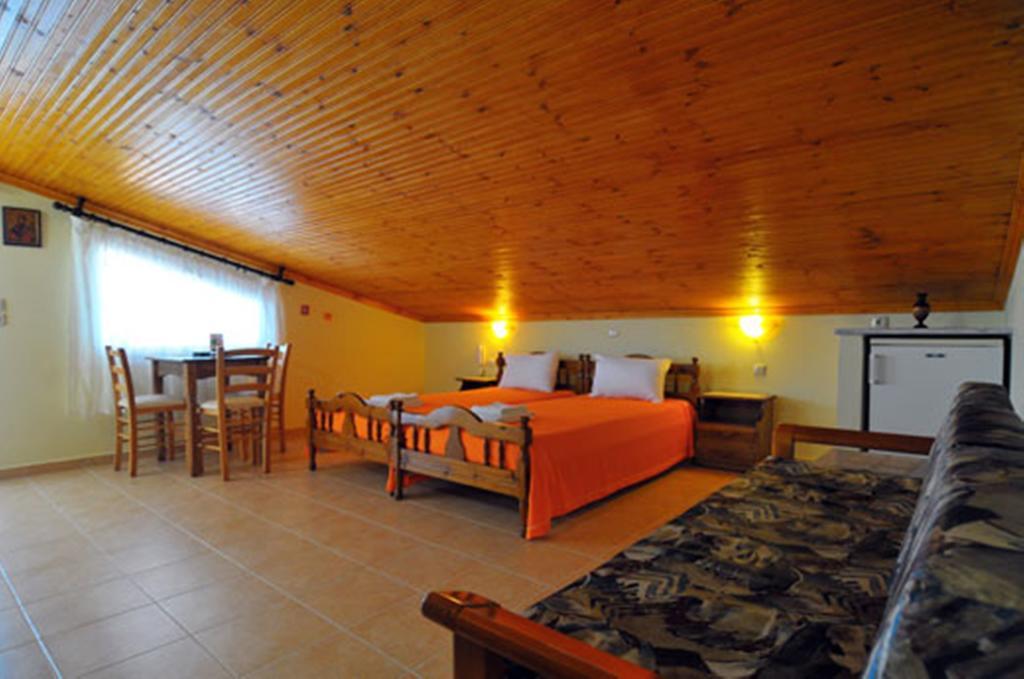 Sikoudis Gorgona Beach Скала-Рахониу Номер фото